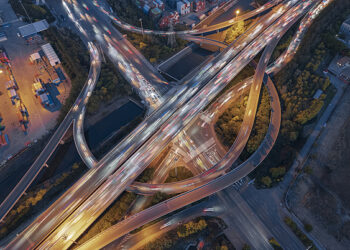 چین کے "چودہویں پانچ سالہ منصوبے” کے دوران ٹرانسپورٹ میں مستقل اثاثوں کی سرمایہ کاری 18.8 ٹریلین یوآن تک پہنچ گئی