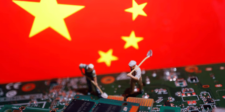 چین نے مغرب جتنی طاقتور چِپ مشین بنانے کا راستہ کھول لیا