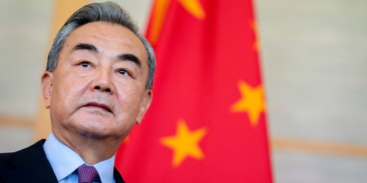 چین تمام ممالک کی اپنی خودمختاری اور قومی وقار کے دفاع کی حمایت کرتا ہے:چینی وزیر خارجہ