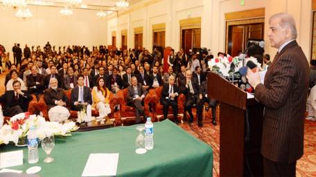 Govt providing all facilities to foreigners, CM tells Chinese delegation