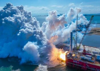 چین کا پہلا قابلِ استعمال مائع ایندھن راکٹ ٹیسٹ آف شور پلیٹ فارم آپریشن کے لیے تیار