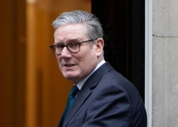 برطانوی وزیرِاعظم کیئر اسٹارمر چین پہنچ گئے