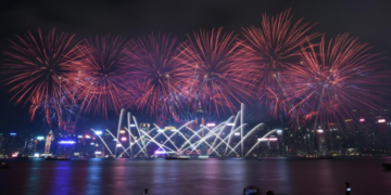 ہانگ کانگ میں سالِ گھوڑا کی آمد پر شاندار آتش بازی کا مظاہرہ