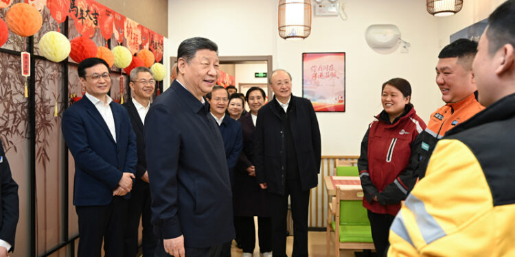 شی جن پھنگ کی ڈیلیوری ورکرز سے ملاقات، بہتر سہولیات کی یقین دہانی