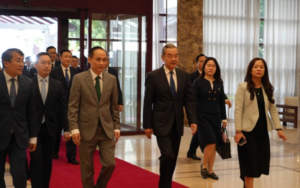 وانگ ای کی ویتنام کی کمیونسٹ پارٹی کی مرکزی کمیٹی کے جنرل سیکرٹری تو لام سے ملاقات