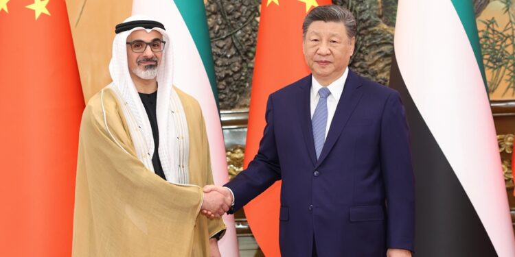 چینی صدر شی جن پھنگ اور ابوظہبی کے ولی عہد شیخ خالد بن محمد کے درمیان ملاقات