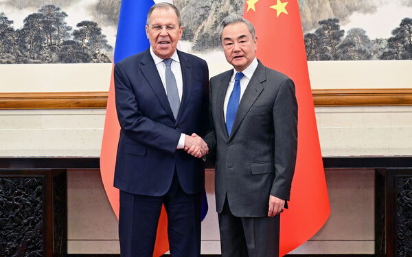 وانگ ای اور سرگئی لاوروف کی بیجنگ میں ملاقات، چین روس تعاون مزید مضبوط بنانے پر اتفاق